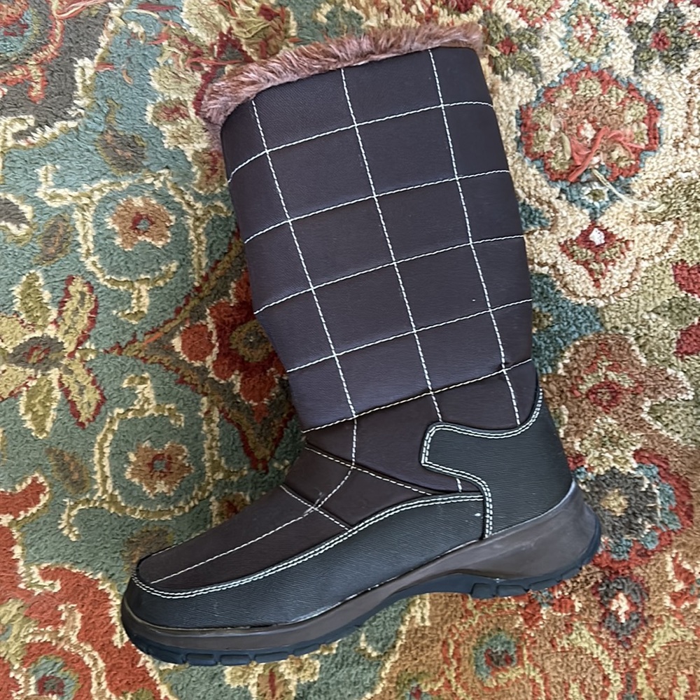 NWOT Itasca Vixen Quilted Boots Sz 8 - Picture 7 of 16